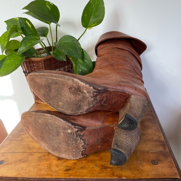 Vintage Frye Heeled Boots - Picture 6 of 6